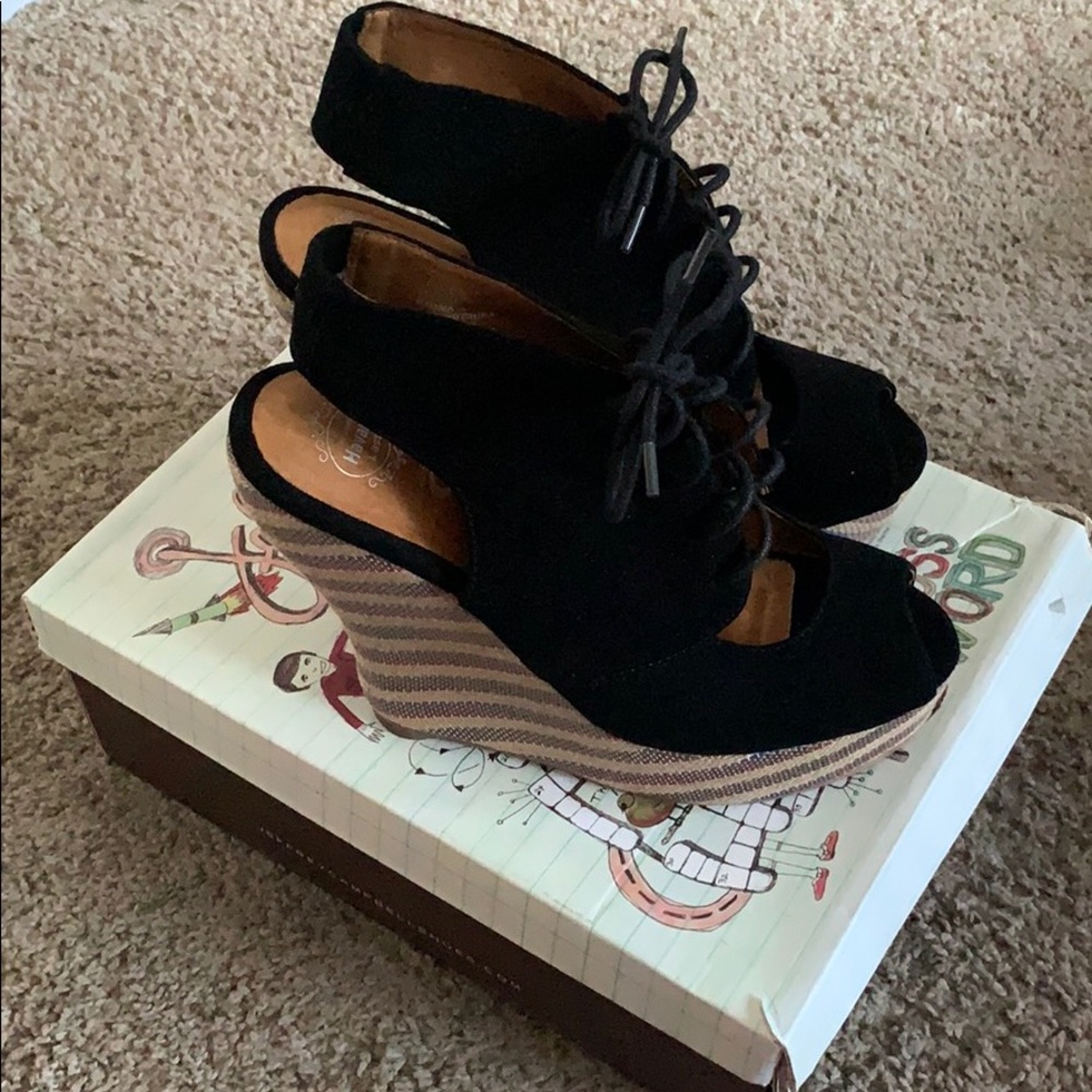 Jeffrey Campbell Aries